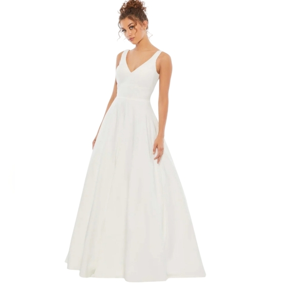 Mac Duggal 48924 [14] White Classic A-line Gown - Picture 1 of 7
